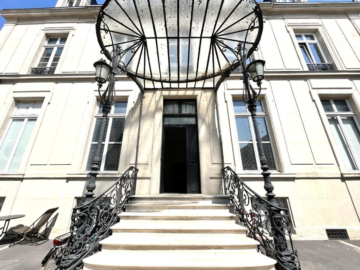 Aux Clefs Des Sacres - Dans Un Hotel Particulier Situe Rue Du Marc - Reims - Hyper Centre Forum Mairie Boulingrin Exteriör bild