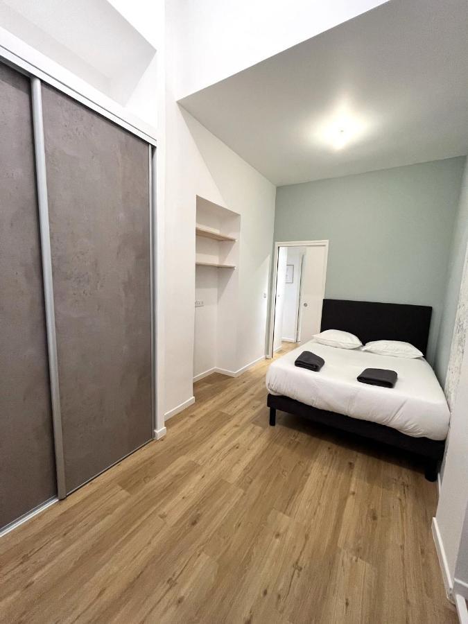 Aux Clefs Des Sacres - Dans Un Hotel Particulier Situe Rue Du Marc - Reims - Hyper Centre Forum Mairie Boulingrin Exteriör bild